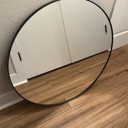 Round Mirror Perfect Condition!!
