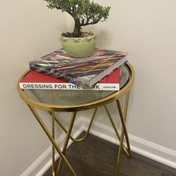 End Table With Decor Included 