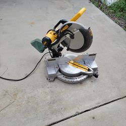 Dewalt 12in. Double Bevel Mitersaw