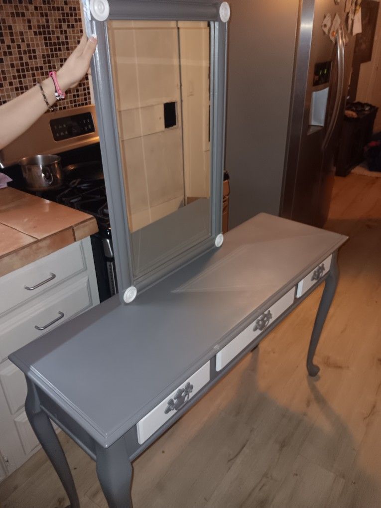 Entry Table With Mirror/ Vanity 