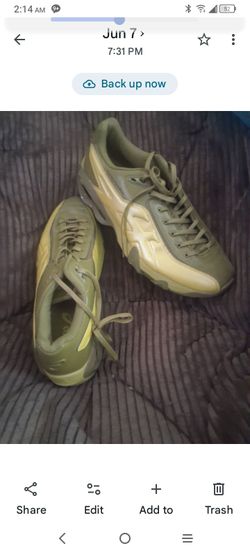 Hot shoe deal