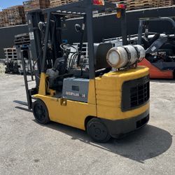 Caterpillar Forklift