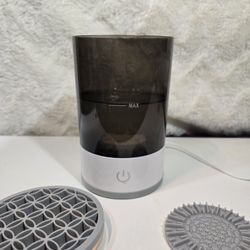 Makeup Brush Cleaner