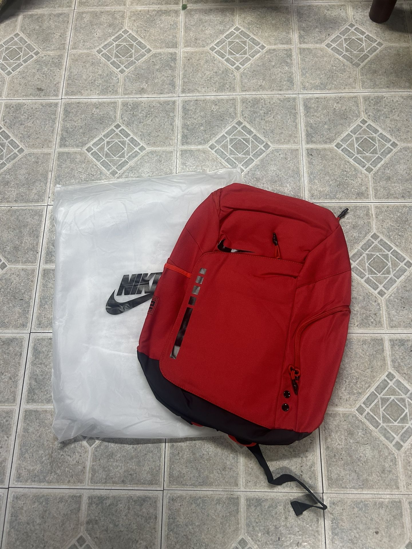 Nike men’s Elite Backpack(Red)