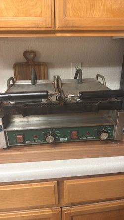Restaurant panini press