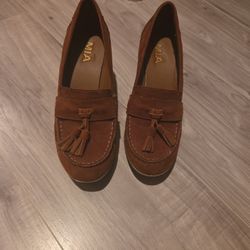 Women's Shoes 7.5 Size