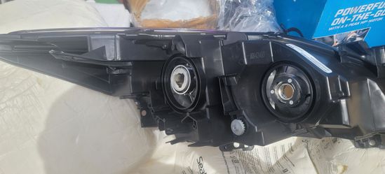 2010-2013 MAZDA 3
Replacement TYC 20-9086-01-9 Driver Side Headlight For 10-11 Mazda 3 BBM4510L0K
Compatible: 10-13 MAZDA 3 (CAR)
L x W x H (inch): 32
