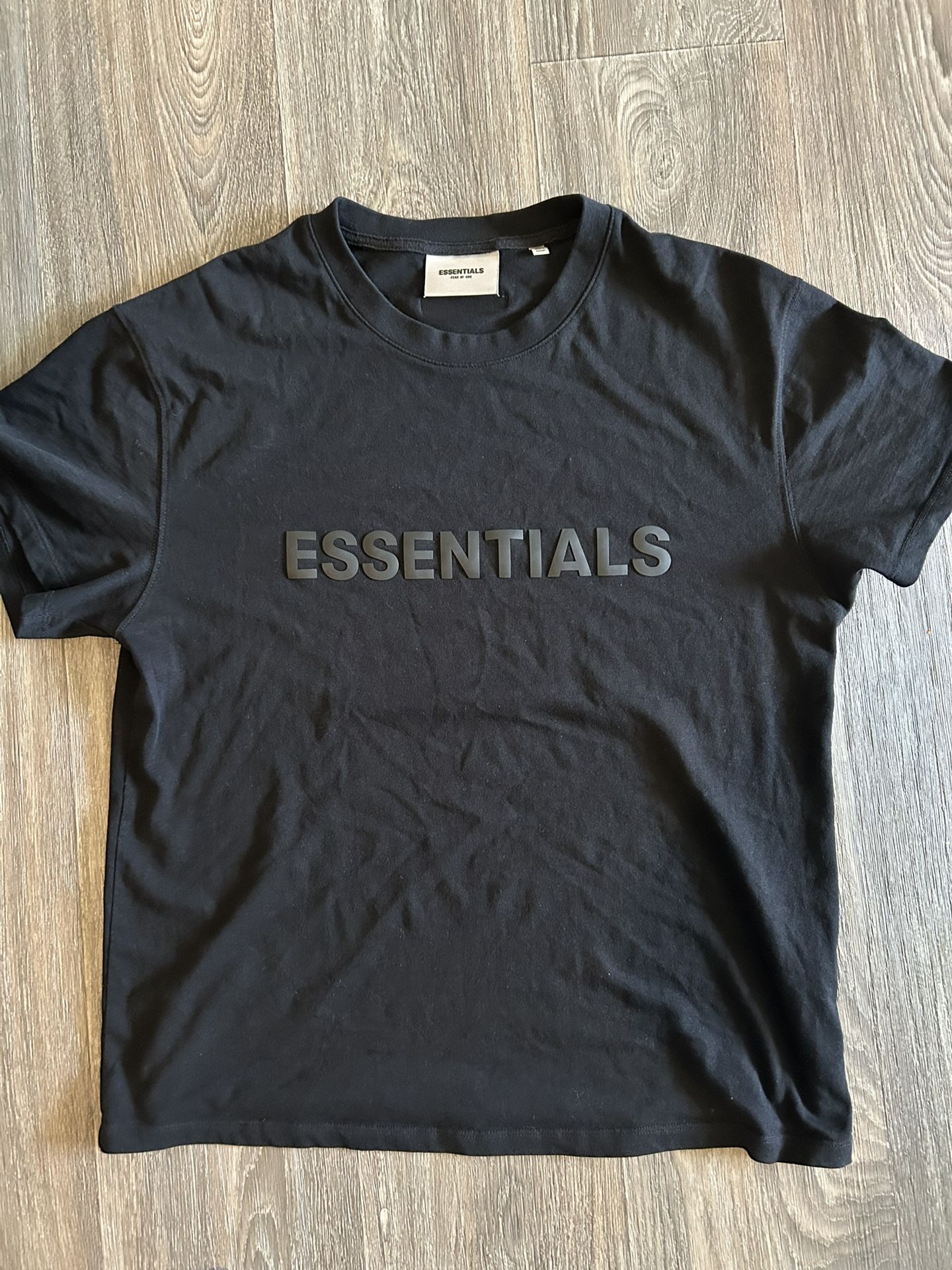 Fear of god Essentials black t- Shirt