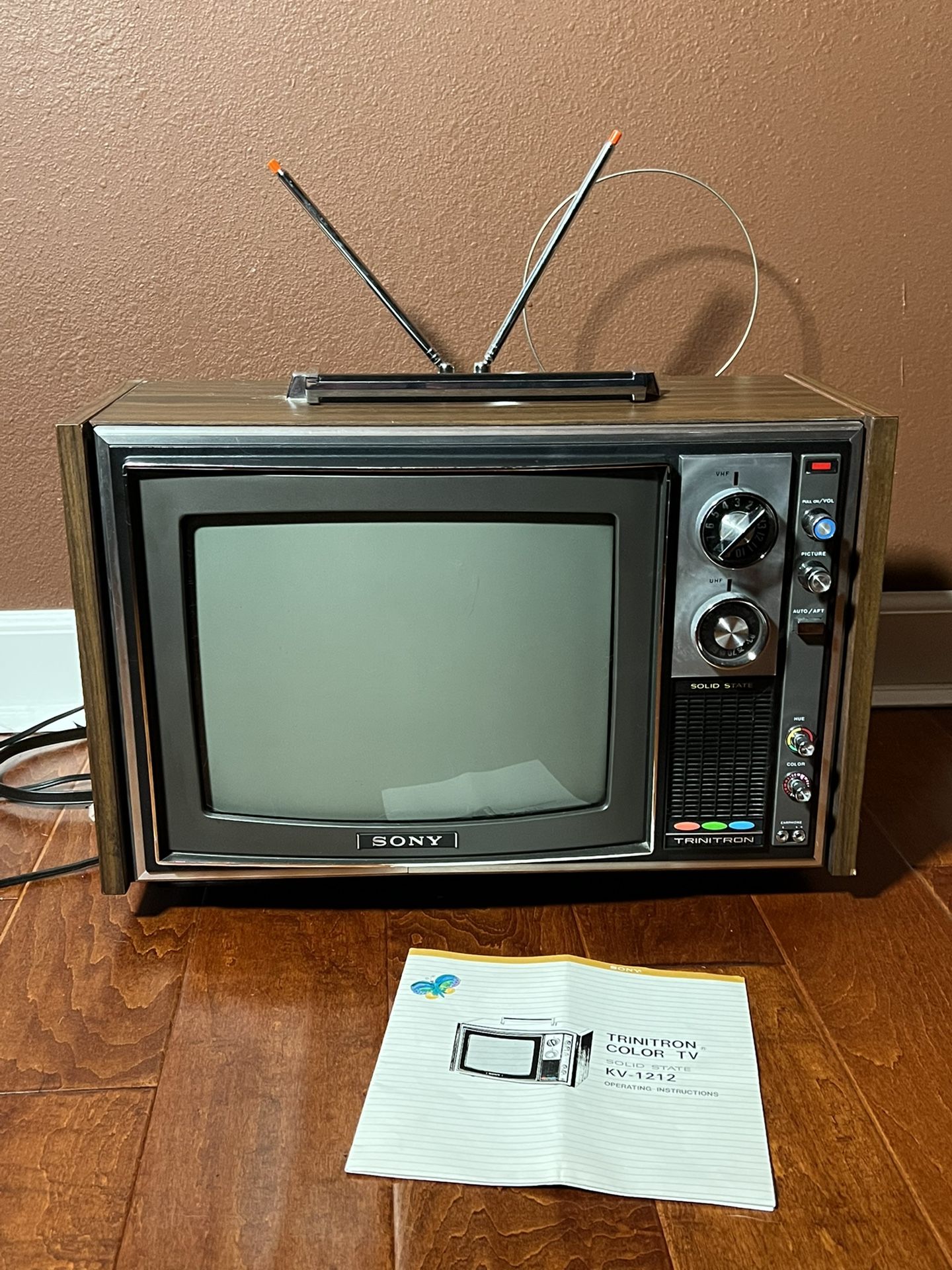 ULTRA RARE 1972 Sony Trinitron Color CRT TV 12” KV-1212 (Tested & Working)
