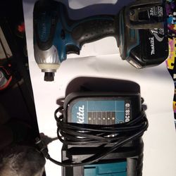 Makita 18 Volt Impact Drill With Charger
