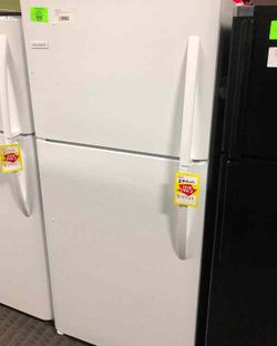 Frigidaire Top Freezer Refrigerator (Model:FFTR2021TW)💲🔥 LT