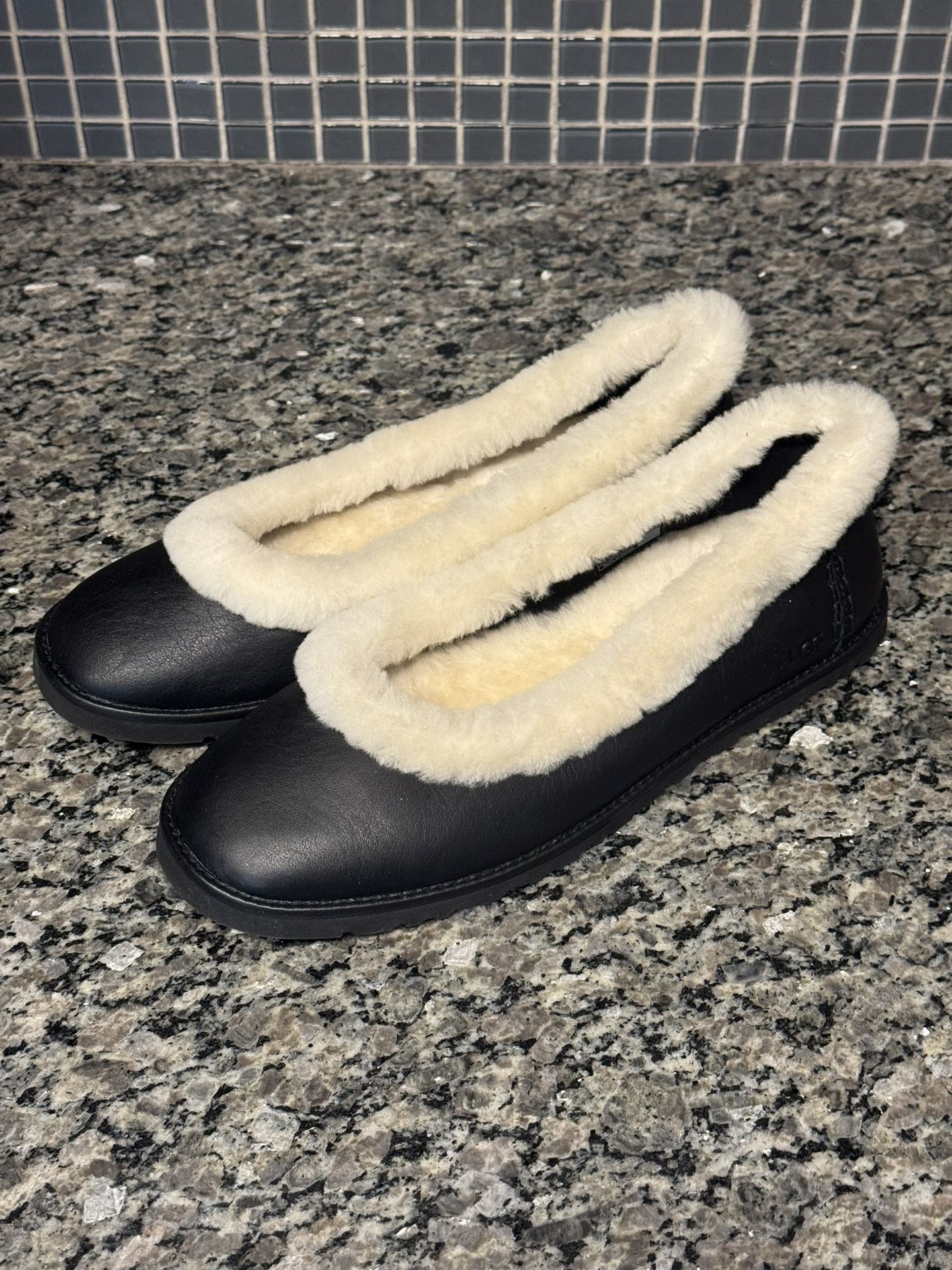 Size 11 – UGG Zora Ballet Flat Black Leather (SOLD OUT) 🔥
