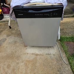 Frigidaire Dishwasher $100 