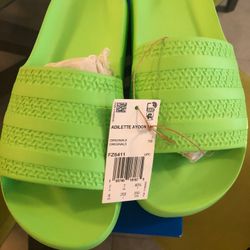 Adilette Ayoon Slide 