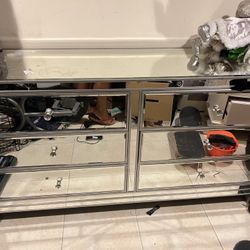 Mirror 6 Drawer And 2 Night Stands  Dresser For Sale 