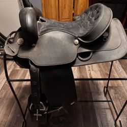 Saddle