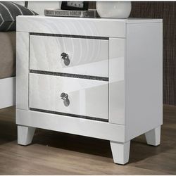 2 NIGHTSTAND NEW IN BOX ☎️ 1714586,2564 PICK UP PRICE ☎️ 1714650,7316