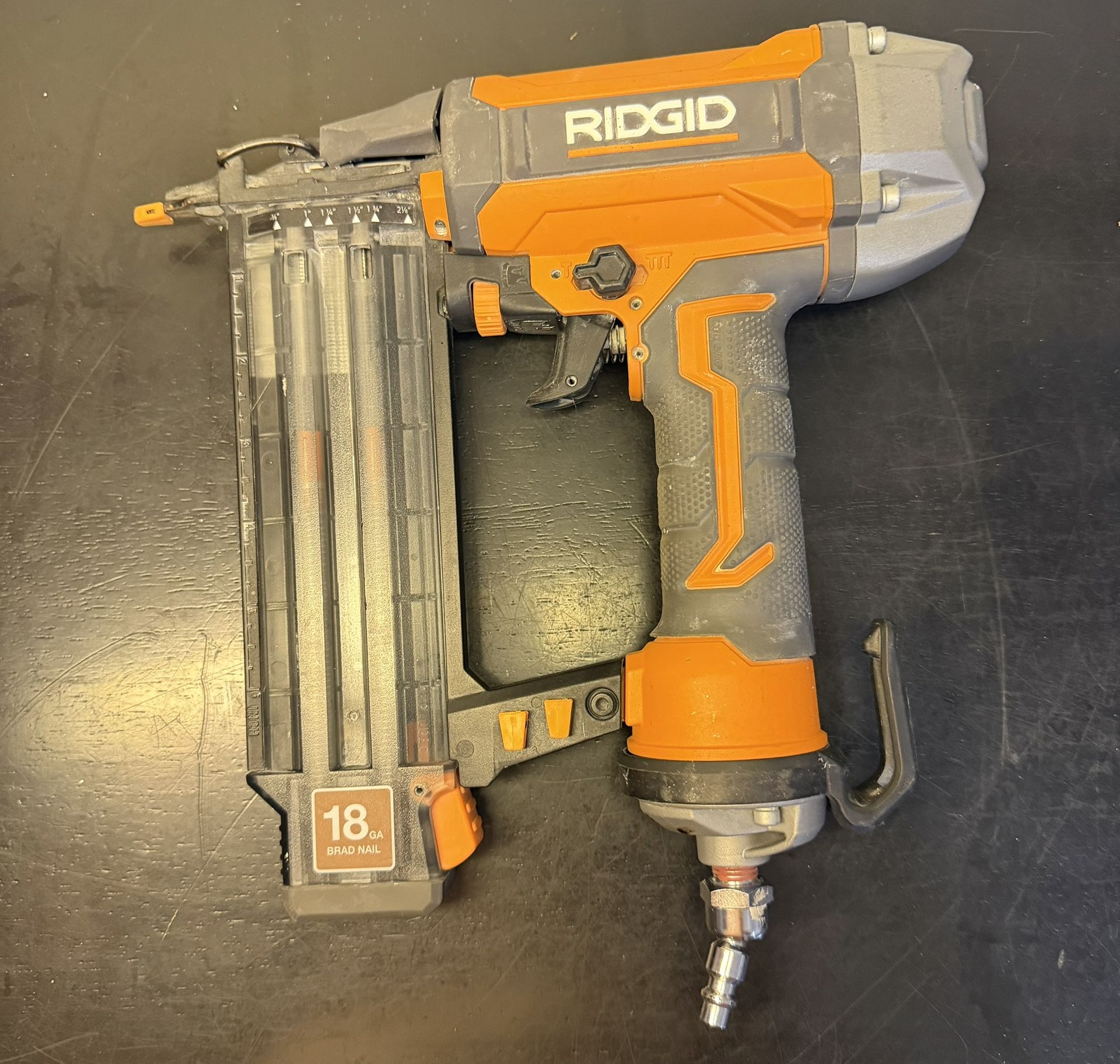 Ridgid R213BNF3 Pneumatic 18-Gauge 2-1/8" Brad Nailer 