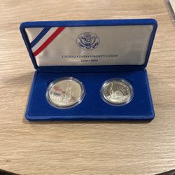 1986 Ellis Island 2 Coin Set 💯🇺🇸✨