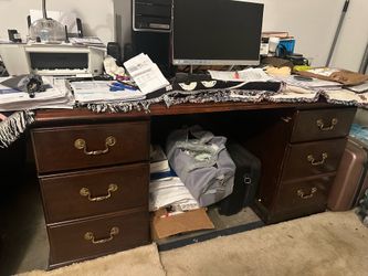 big and heavy desk good condition moving sale