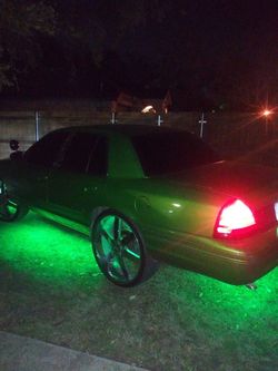 グリーンライト2001 FORD CROWN VICTORIA Greenlight 2001 Ford Crown Victoria Police Interceptor 1/64