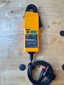 Fluke i30 Clamp Meter