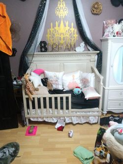 Beautiful Convertible Crib Three In One Day Bed 