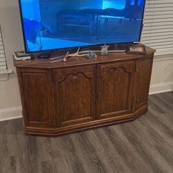 Camode, Tv Stand