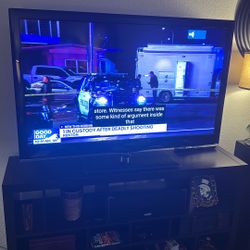 55 Inch insignia TV Works Perfect 100 Obo Need Sold Quickly Because Of Move