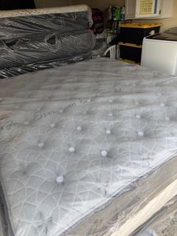 King Size Eastern Euro King Koil Respun Ultra Firm Button Top Serta Sealy Stearns & Foster Reserve Luxury Aireloom Kluft Saatva Avocado Beautyrest Bla