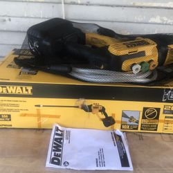 DEWALT 20V MAX 550 PSI 1.0 GPM Cold Water Cordless Electric Power Cleaner with 4 Nozzles (Tool Only)