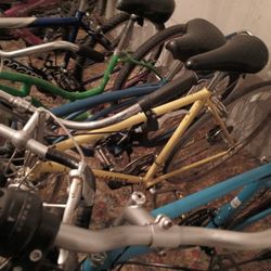 1976 Schwinn La Tour (Yellow)
