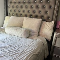 QUEEN SIZE BED FRAME 