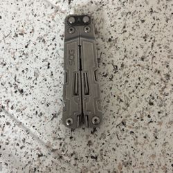 Sog Multi tool 