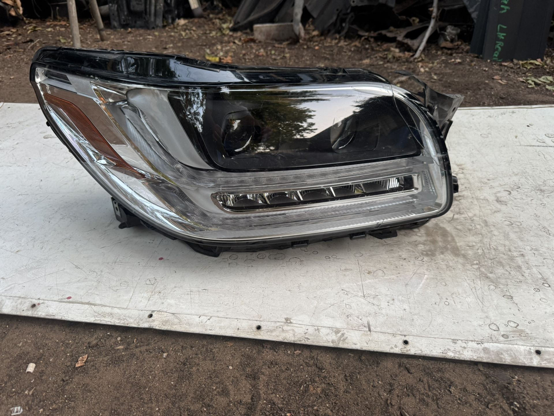 2018-2021 Lincoln Navigator Headlight
