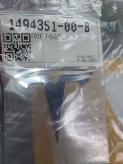 2020 Tesla Y Front HOOD emblem
