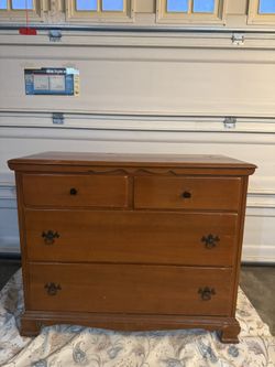 FOUR DRAWERS DRESSER