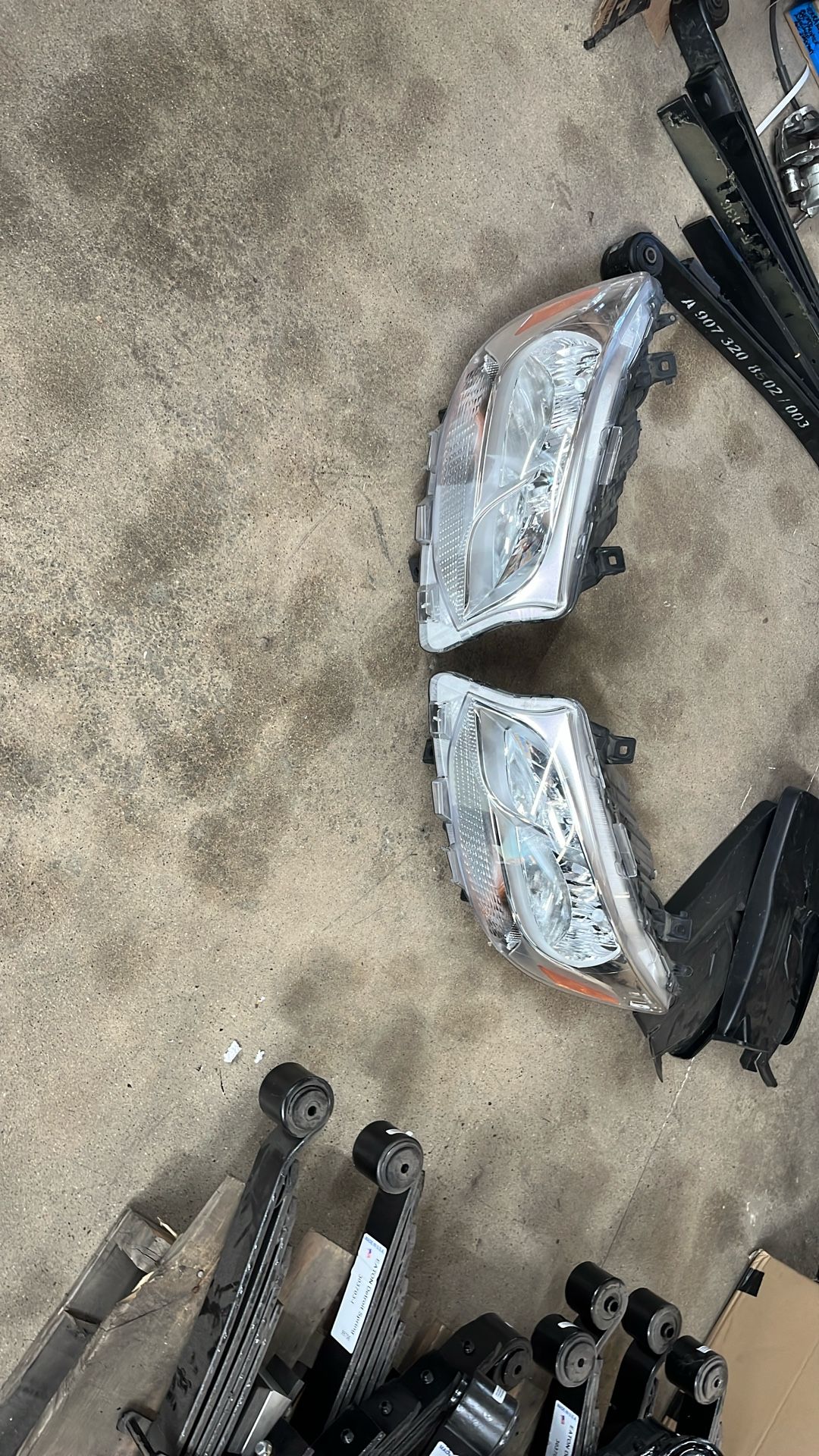 Mercedes Sprinter 2500 Headlights