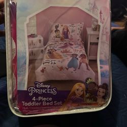 Disney Princess 4 Piece Toddler Bed Set 