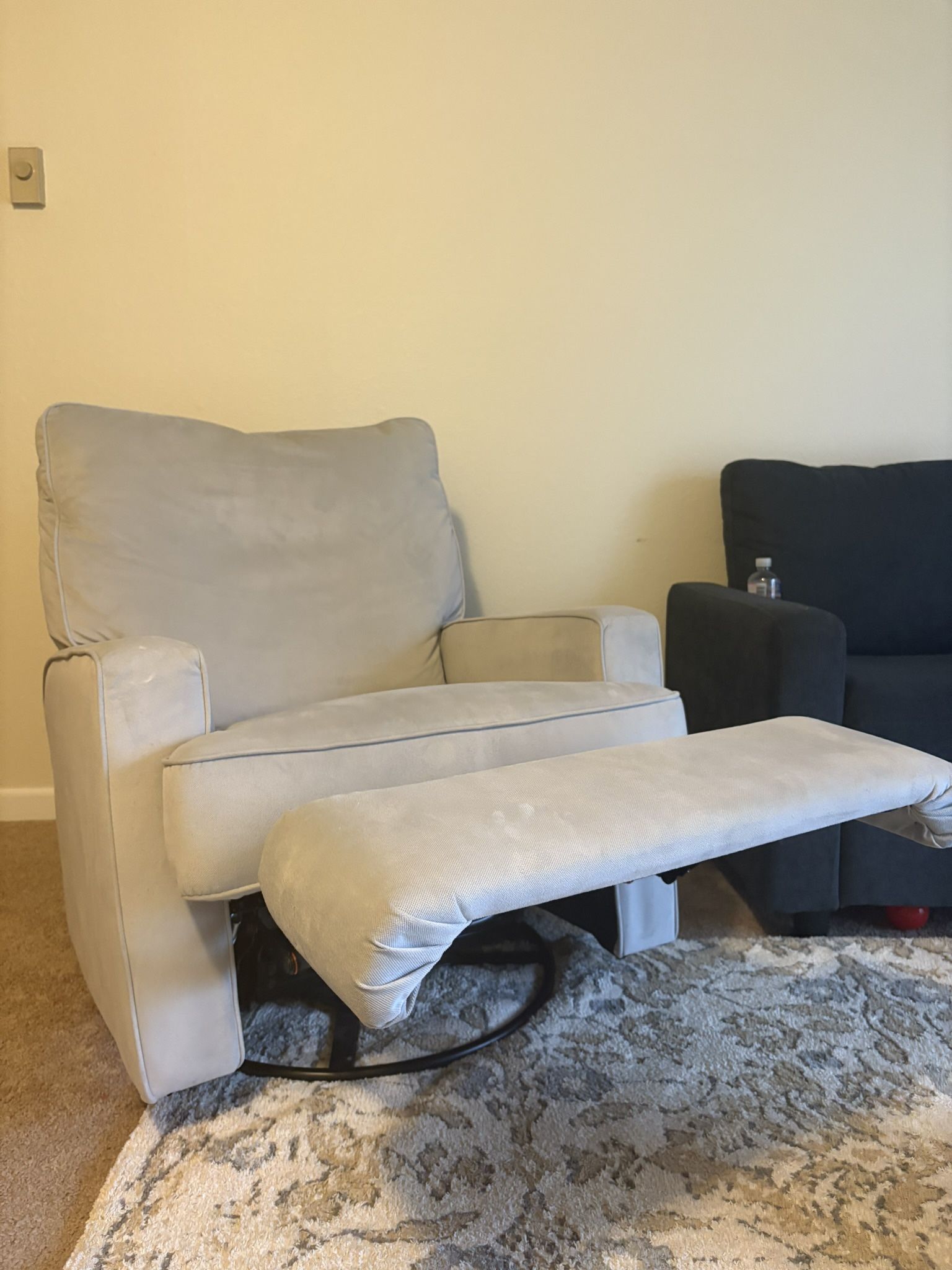 Rocking/Nursing Chair