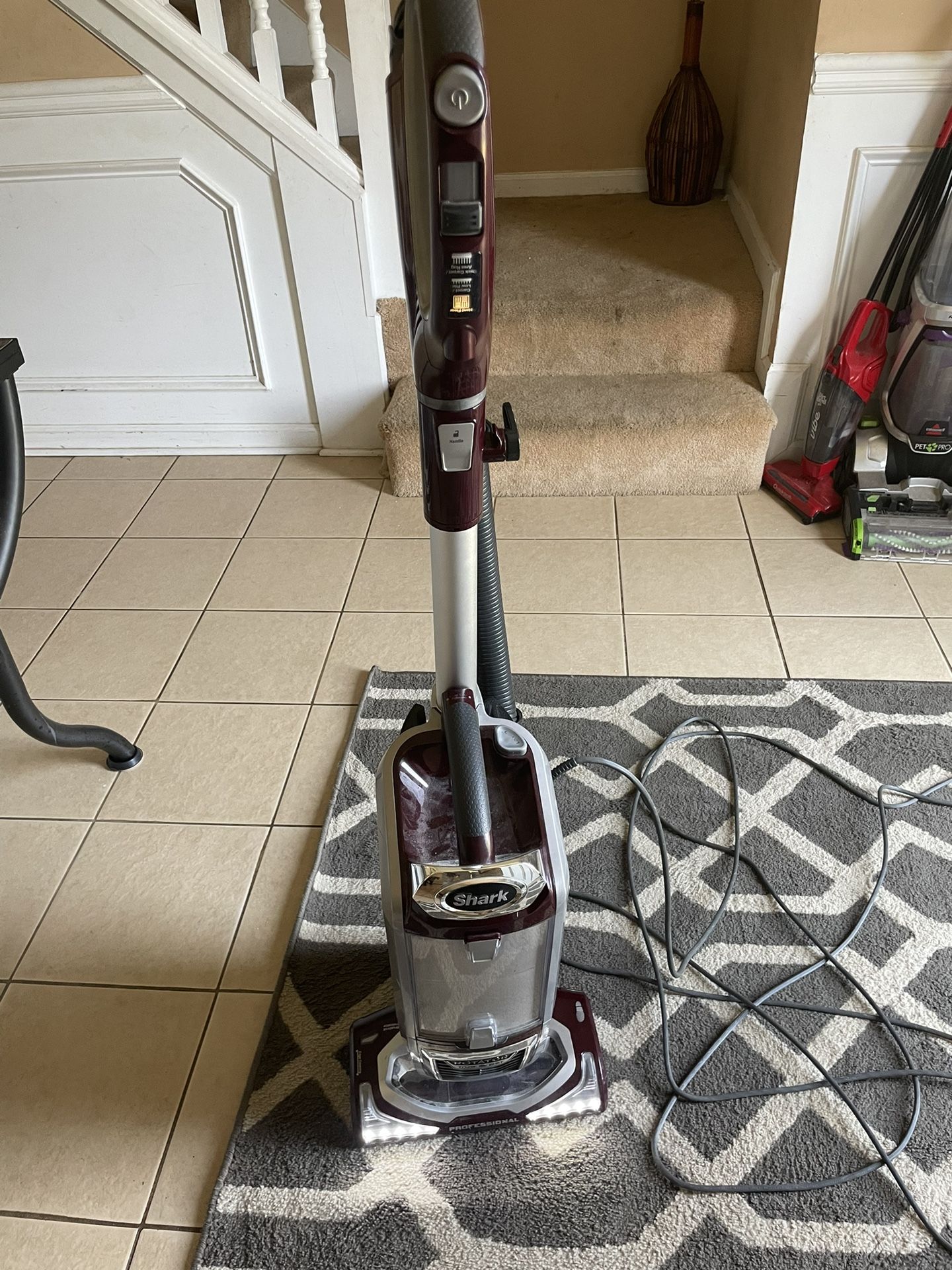 Shark NV752 Rotator Powered Lift-Away TruePet Upright Vacuum