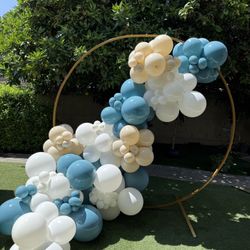Round Balloon Arch & Balloons