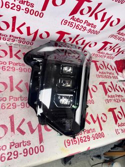2026 Kia Sportage  Left headlight  LED OEM