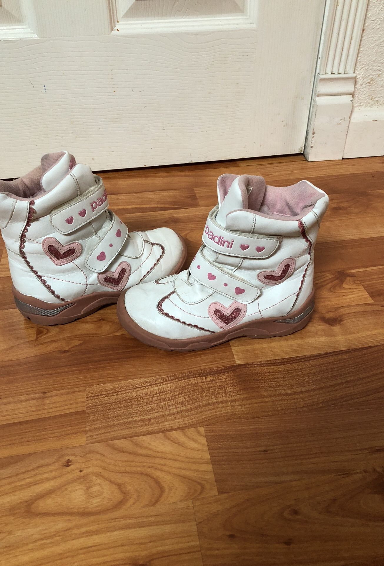 Girls boots - size 1