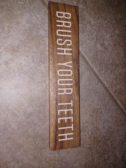 Hearth & Hand Magnolia Brush Your Teeth Wooden Sign
Cute wooden sign for your bathroom. Says 'Brush Your Teeth'
