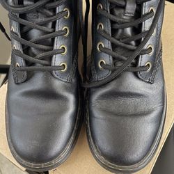 Dr Marten Boots