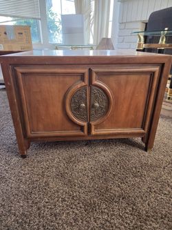 Cabinet/End Table