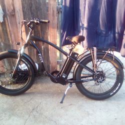 E Lux Gt Tahoe Electric Bike Sz. 26 Inch Brand New Complete With Charger