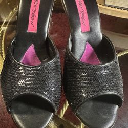 Betsey Johnson Polly’s Size 7