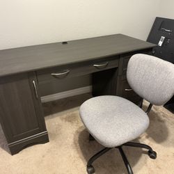 Desk And Rolling Chair
